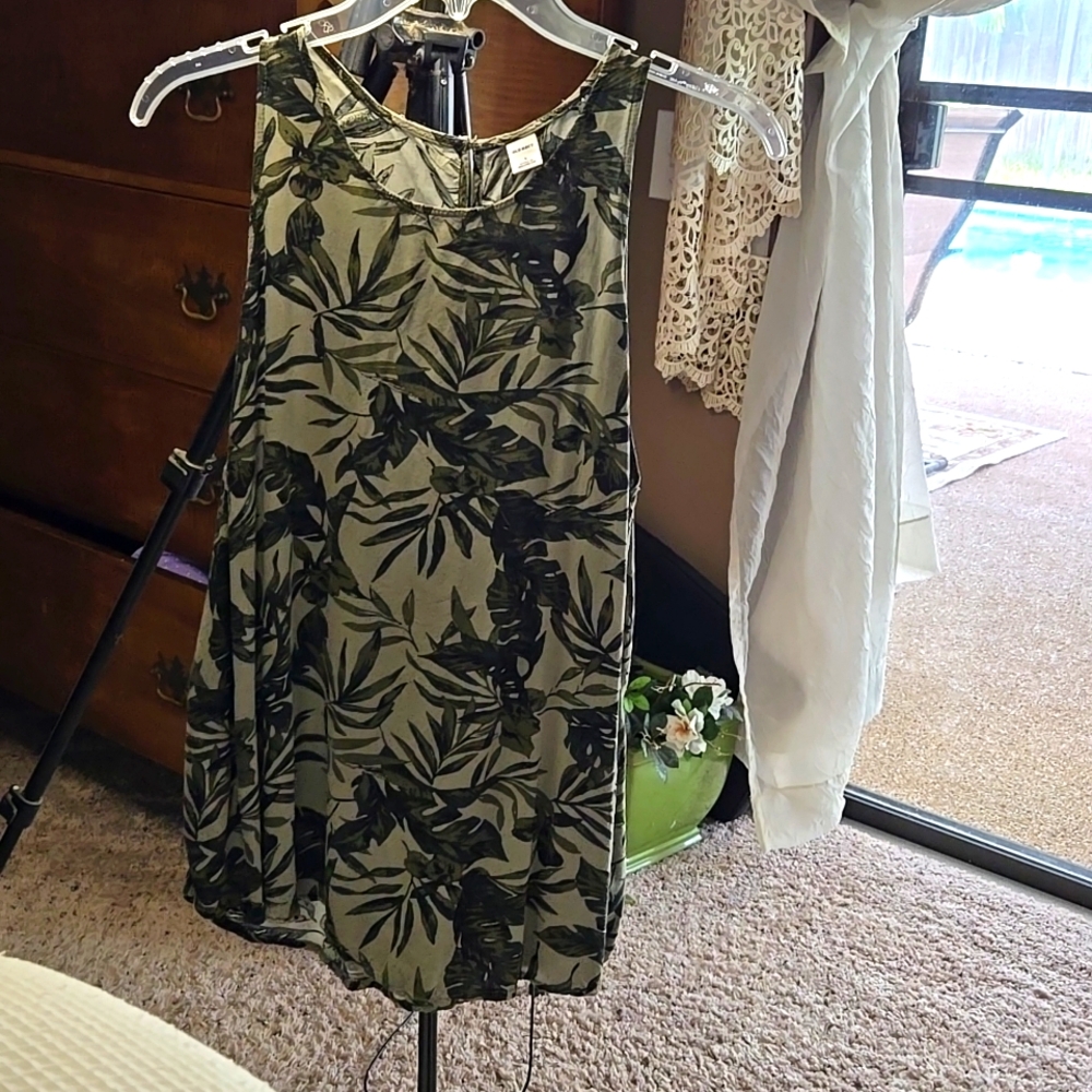 Old Navy Green Tropical Print Sleeveless Top
